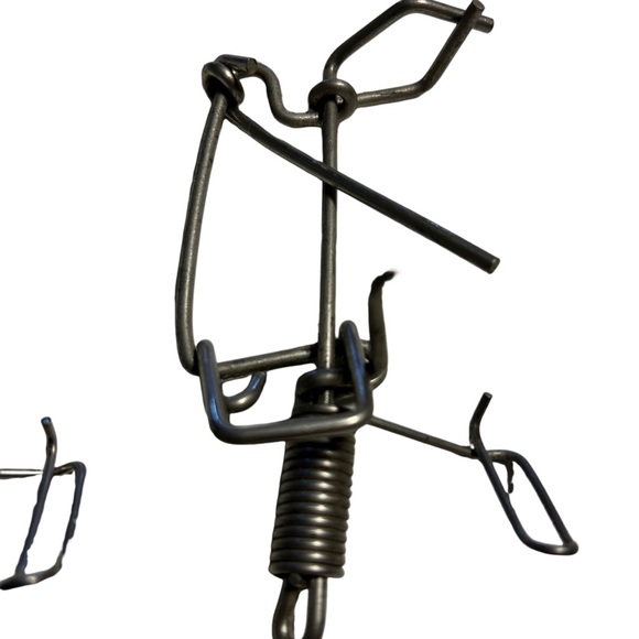 The Trapline MOLE Trap GOPHER Trap Set of 4 Pest Control Lawn Yard Rodent Trap - Picture 5 of 6